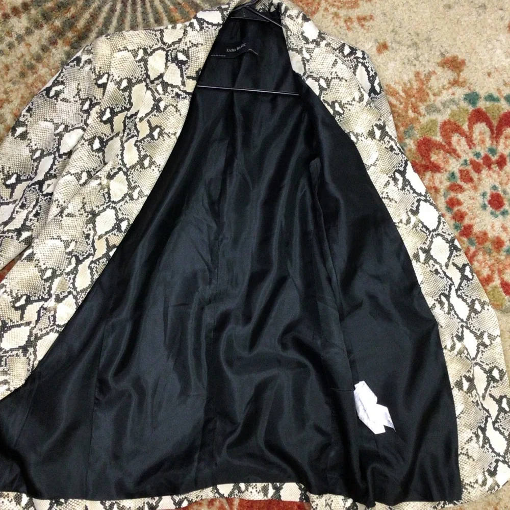 **Zara Basic Snakeskin Print Repitile Blazer Open Front Shoulder Pads M.
I - Picture 6 of 8